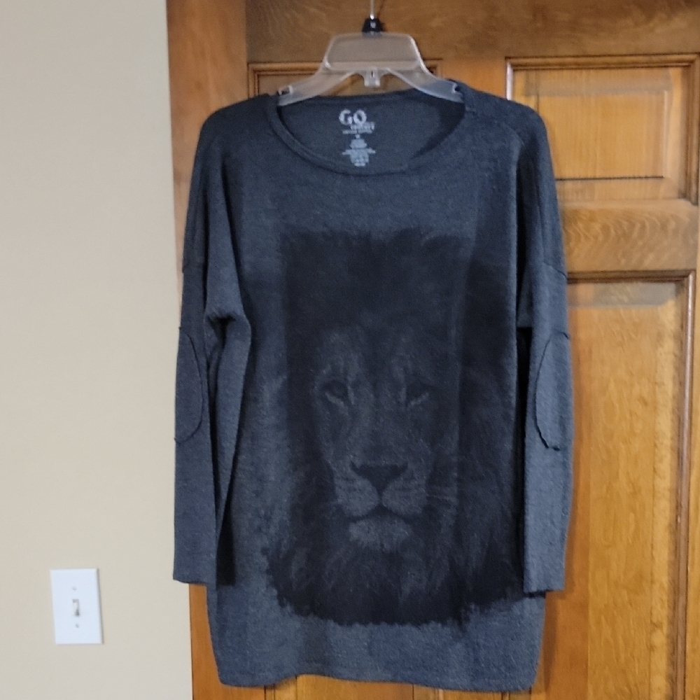 GO Couture Gray Lion Graphic Sweater